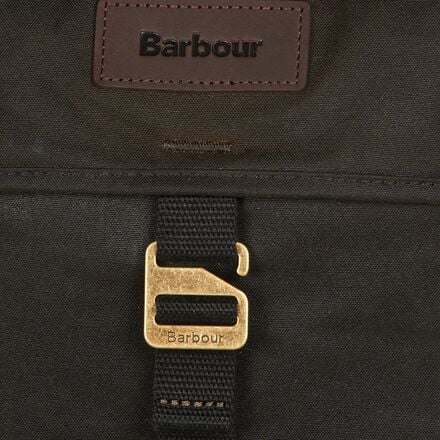 حقيبة ظهر Essential Wax سعة 14 لترًا من Barbour، باللون الأخضر الداكن