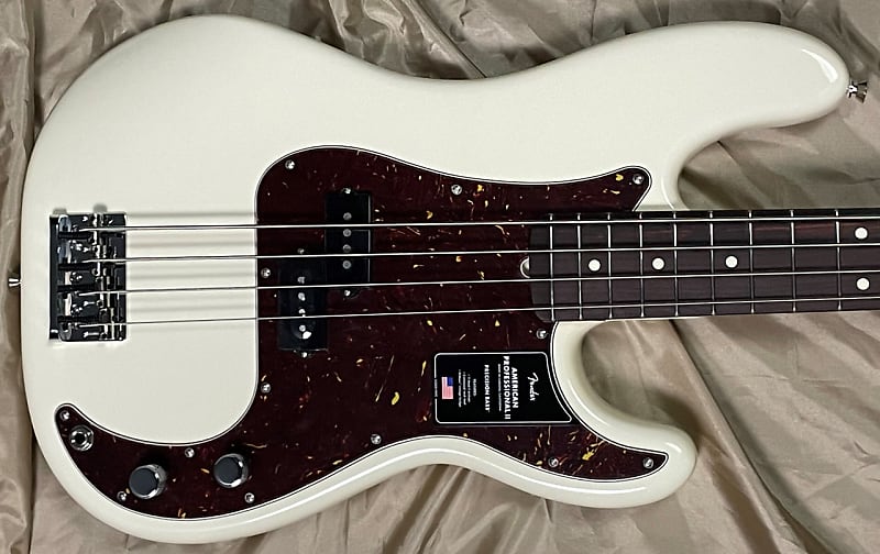 Bass guitar Fender AM Pro II Precision, Olympic White / Rosewood