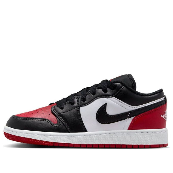 حذاء رياضي (GS) Air Jordan 1 Low 'Bred Toe 2.0'، أبيض