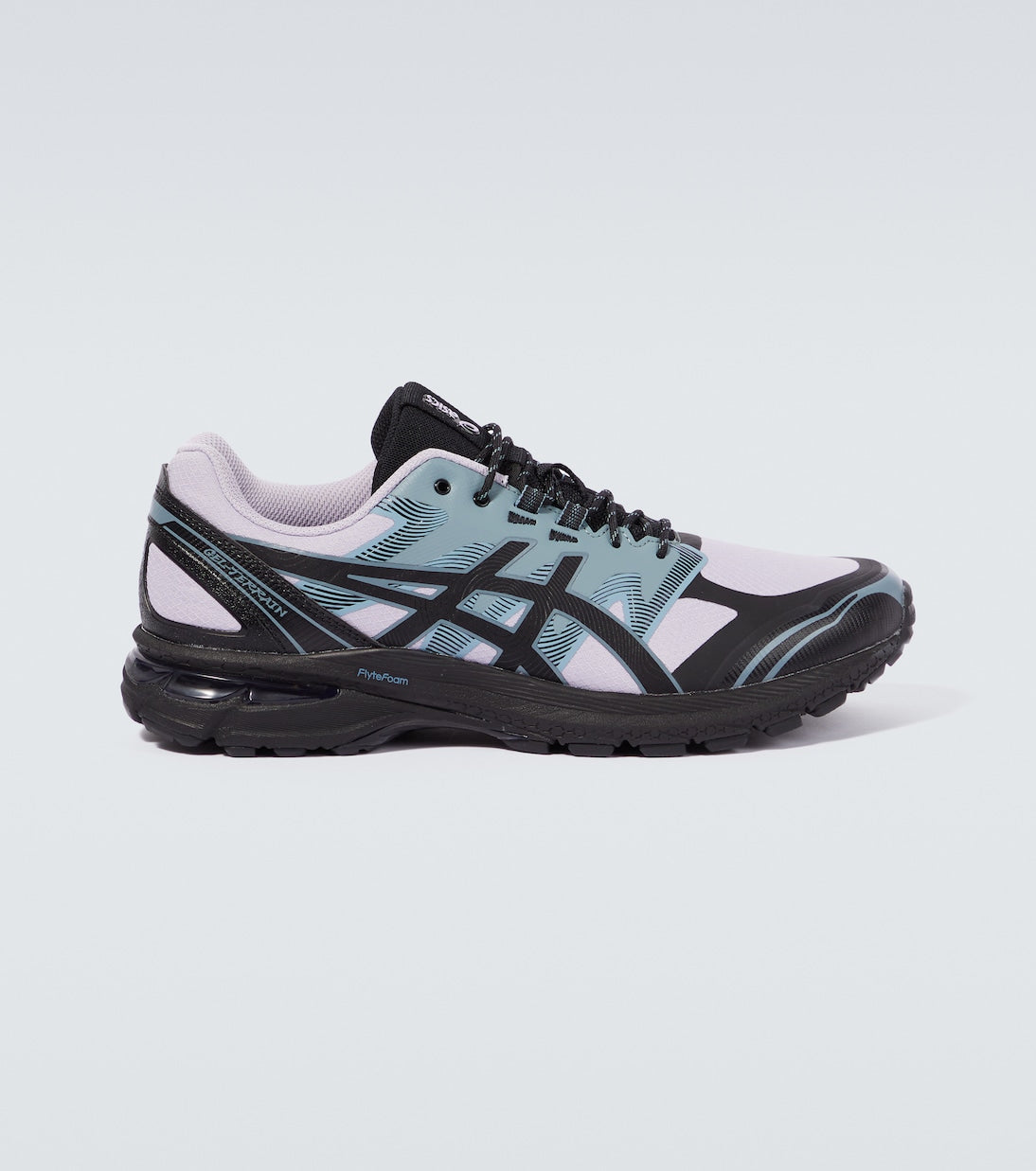 حذاء رياضي Asics Gel-Terrain باللون الأسود