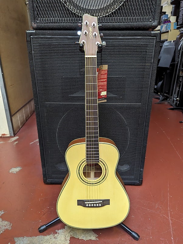 Stagg High Quality Smaller Size Steel String Acoustic Guitar With Gig Bag - Looks/Plays/Sounds Great!