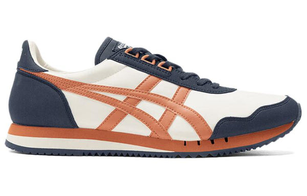 حذاء الجري الماراثوني ثنائي اللون من Onitsuka Tiger باللون الأبيض والبرتقالي الداكن