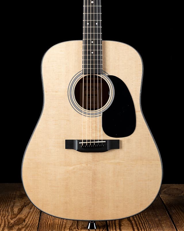 Guitar Martin D-12E, natural