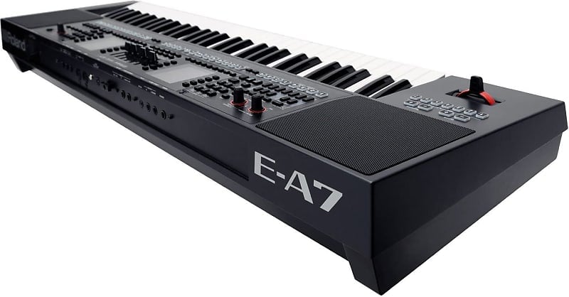 منظم موسيقي قابل للتوسعة من Roland E-A7 مكون من 61 مفتاحًا