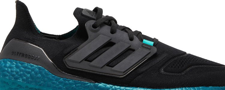 حذاء رياضي Adidas UltraBoost 22 'Black Mint Rush' باللون الأسود