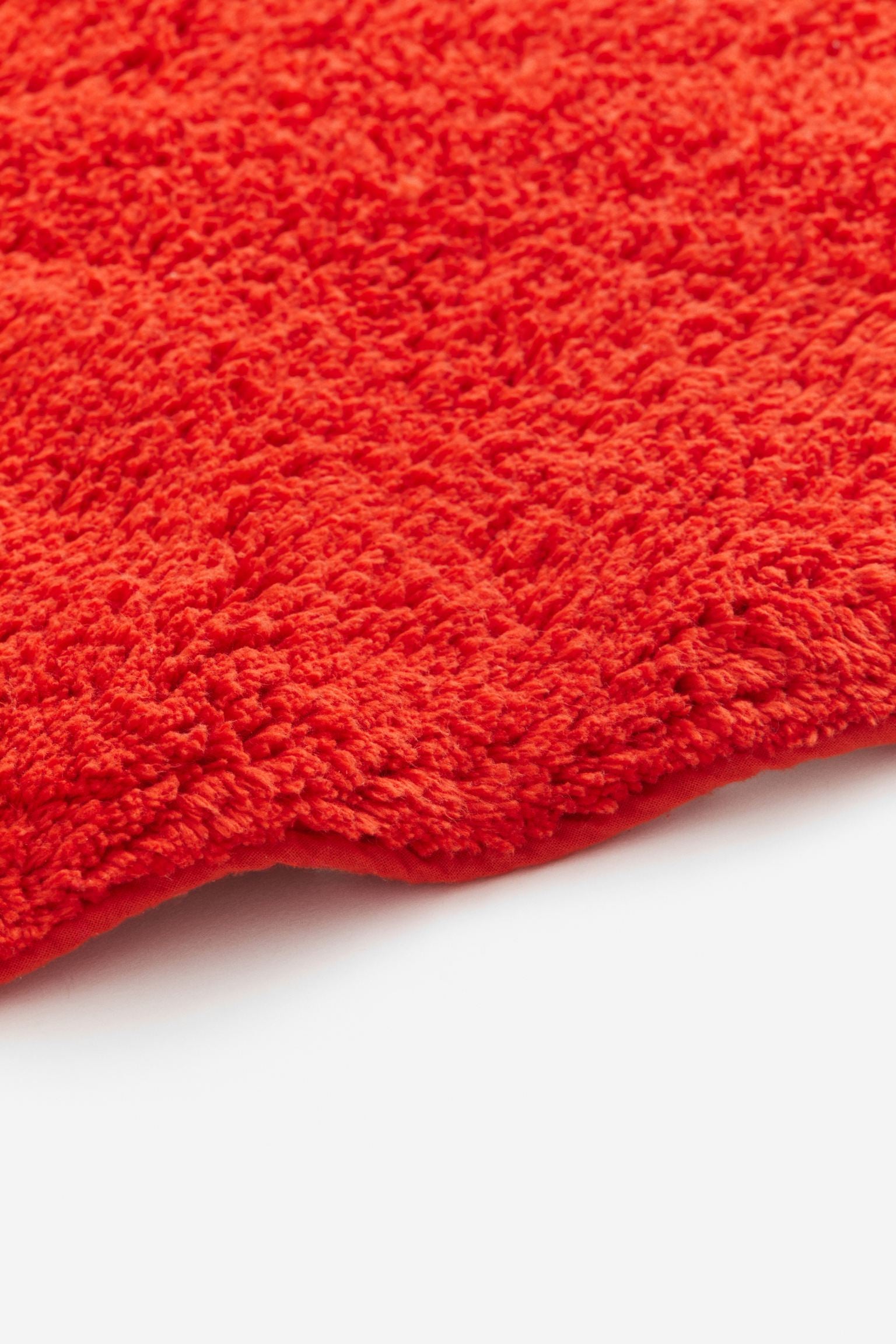 H&M Home Tufted Heart Rug, bright red