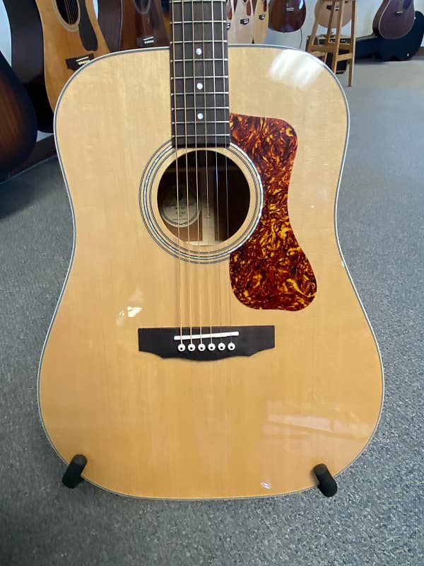 Acoustic guitar Guild Westerly Collection D-140 Natural Acoustic Guitar with Deluxe Bag