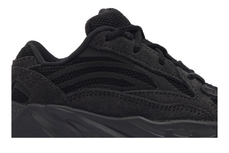 حذاء رياضي Adidas Yeezy Boost 700 V2 Infant 'Vanta' باللون الأسود