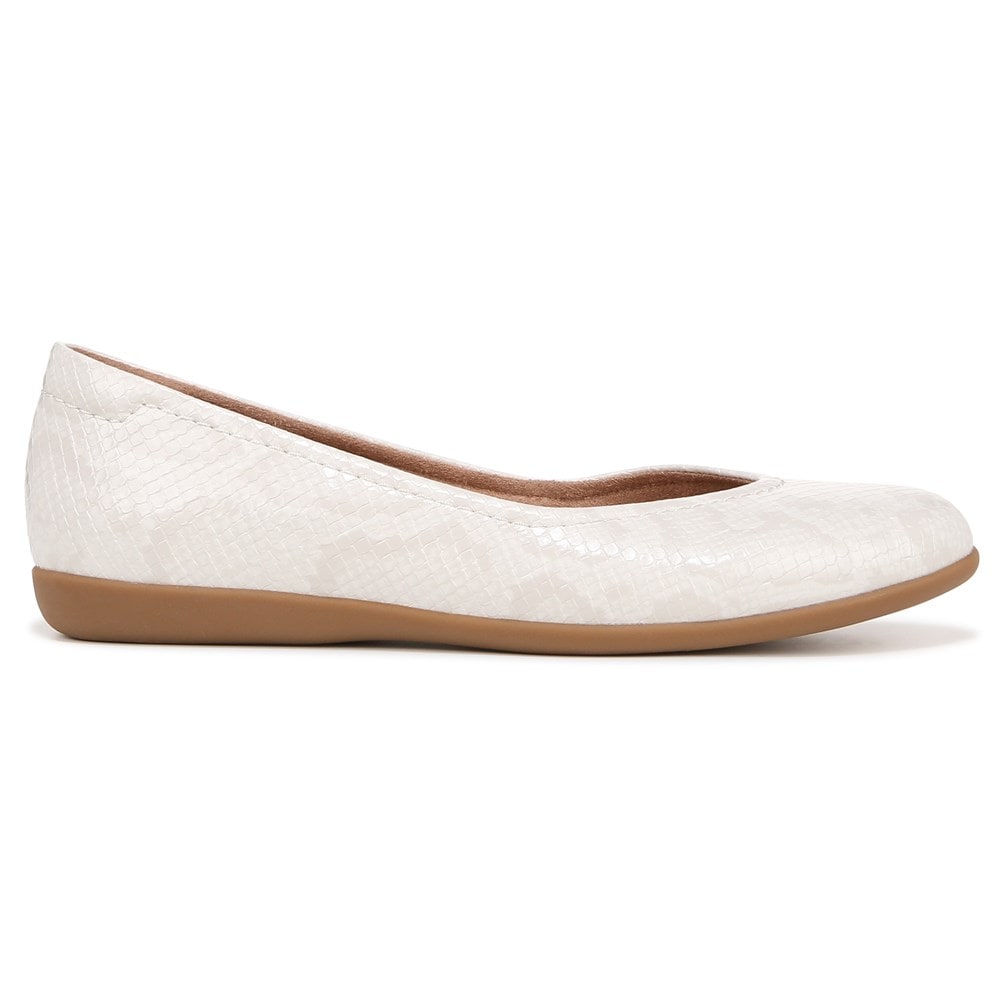 Vivienne Naturalizer women's ballet flats, beige