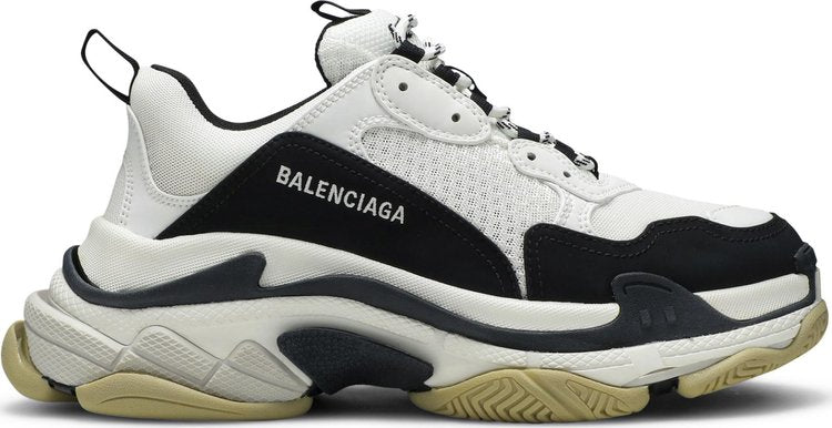 حذاء رياضي Balenciaga Triple S باللون الأبيض والأسود