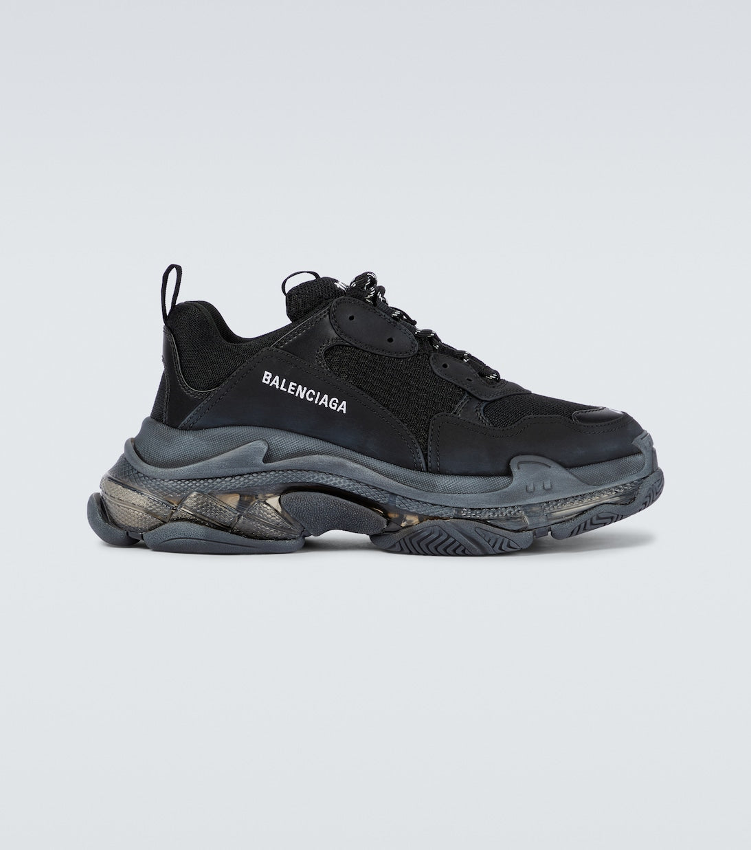 حذاء رياضي Triple S من Balenciaga باللون الأسود