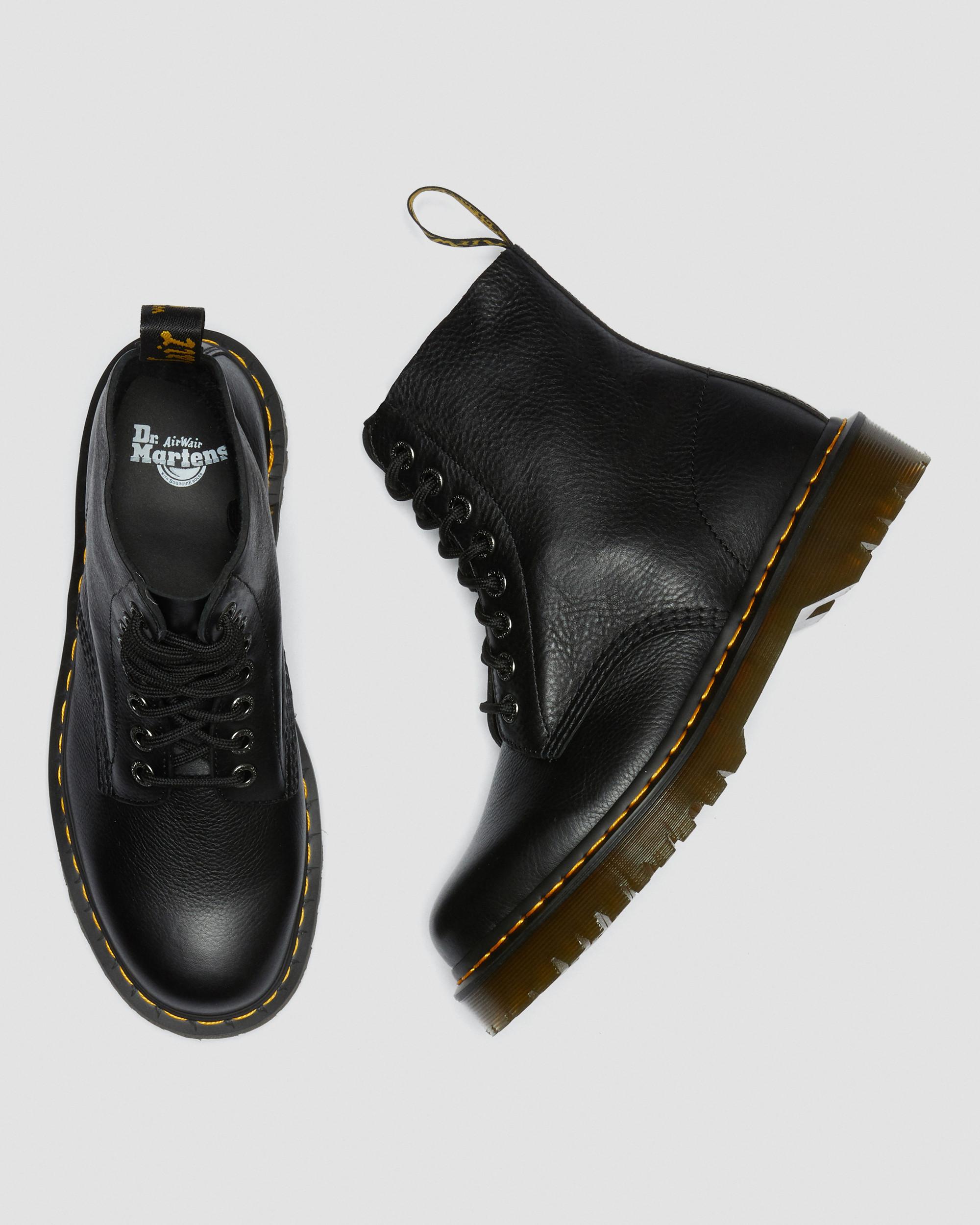 حذاء جلدي برباط من تصميم Pascal Bex Pisa 1460 من Dr. Martens