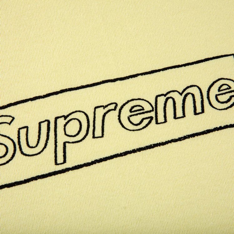 تي شيرت بشعار Supreme x KAWS Chalk باللون الأصفر الباهت