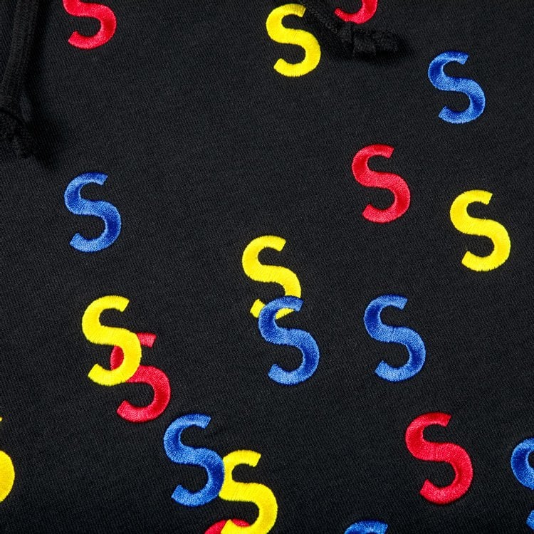 سويت شيرت Supreme Embroidered S بغطاء رأس "أسود"