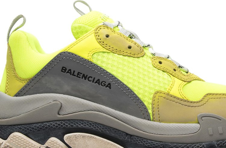 حذاء رياضي Balenciaga Triple S باللون الأصفر 2017