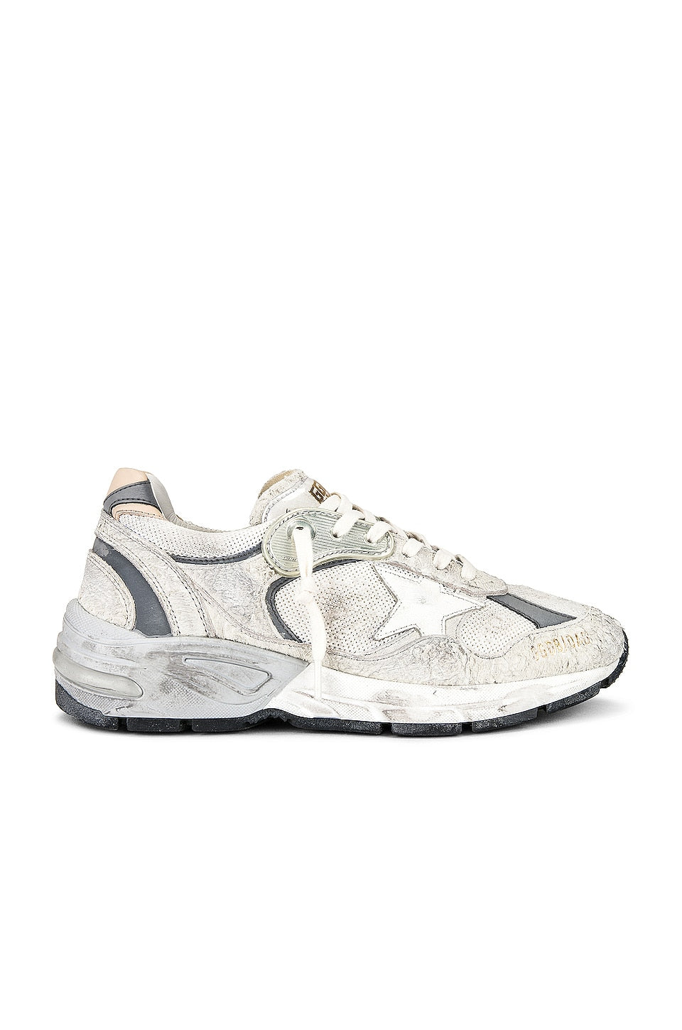 حذاء رياضي Golden Goose Running Dad باللونين الأبيض والفضي