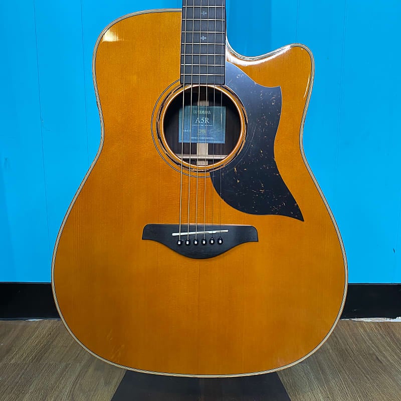 Yamaha A5R ARE Dreadnought Cutaway in Vintage Natural with Case A5R ARE Dreadnought Cutaway in Vintage Natural with Case