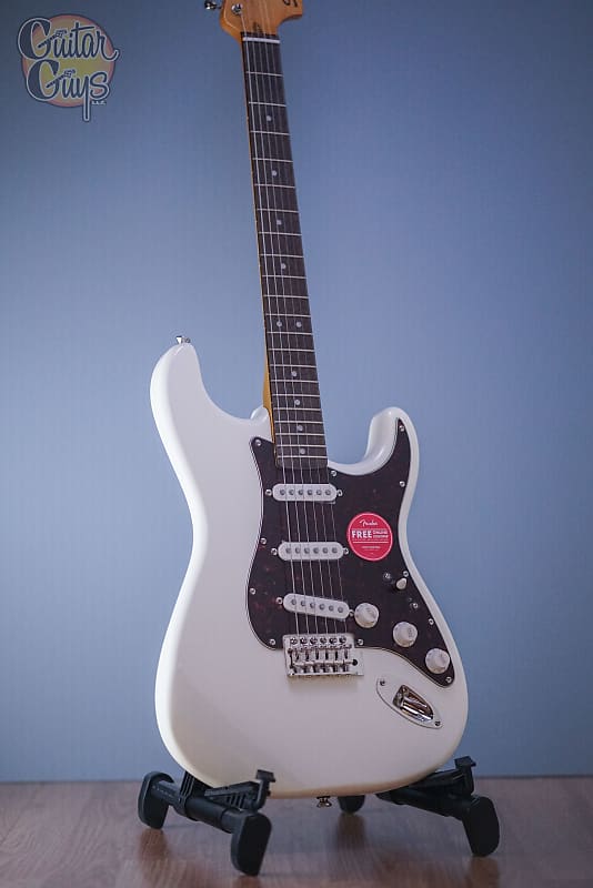 جيتار Squier Classic Vibe 70's Stratocaster Olympic White