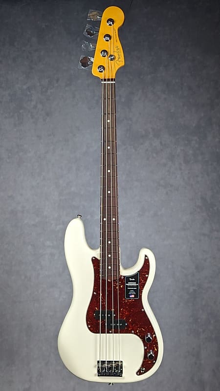 جيتار باس Fender American Professional II Precision Bass، لوحة أصابع من خشب الورد