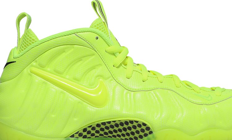 حذاء Nike Air Foamposite Pro Volt 2021 باللون الأصفر