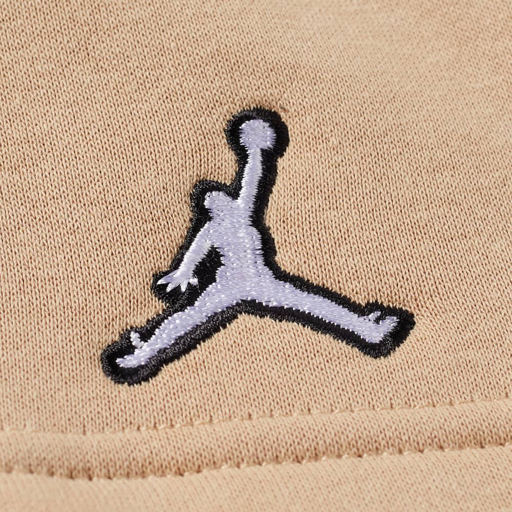 شورت Air Jordan Essential Fleece للنساء، بيج