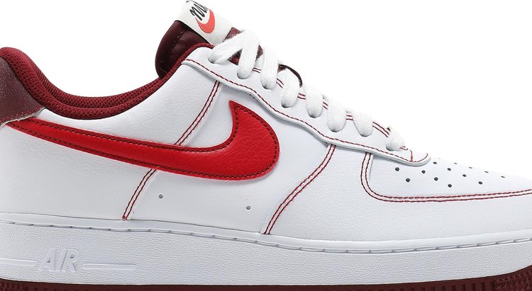 حذاء رياضي Nike Air Force 1 '07 'White University Red' باللون الأبيض