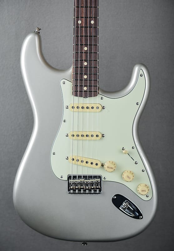 Robert Cray Stratocaster - Inka Silver Fender Robert Cray Stratocaster -