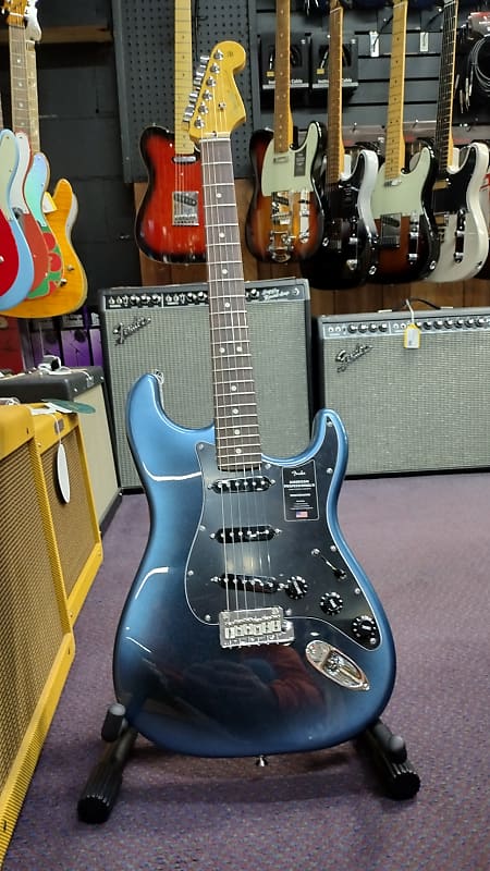 Fender American Professional II Stratocaster Dark Night