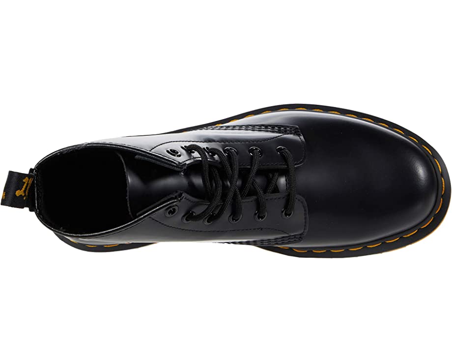 حذاء 101 Yellow Stitch Dr. Martens باللون الأسود