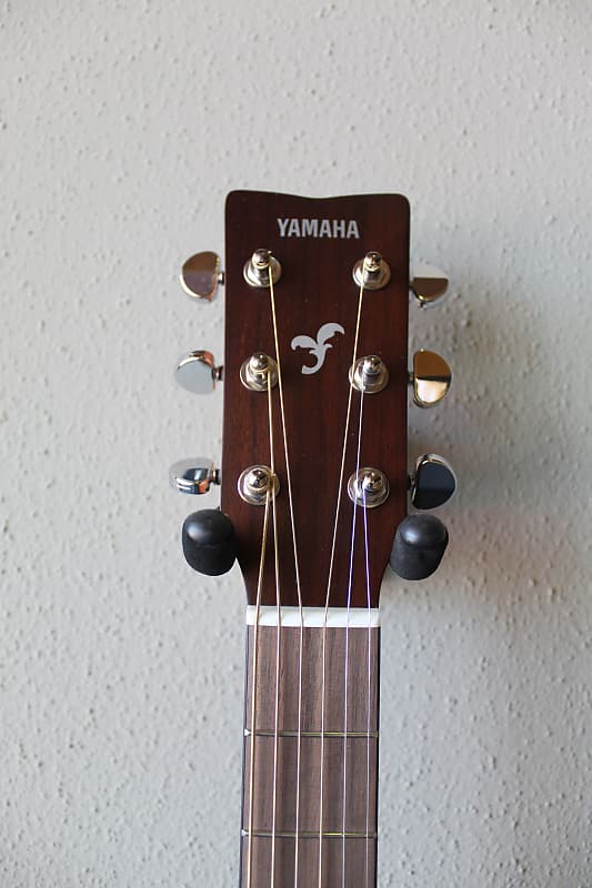 Brand New Yamaha FS800 Steel String Concert Acoustic Guitar with Carrying Case