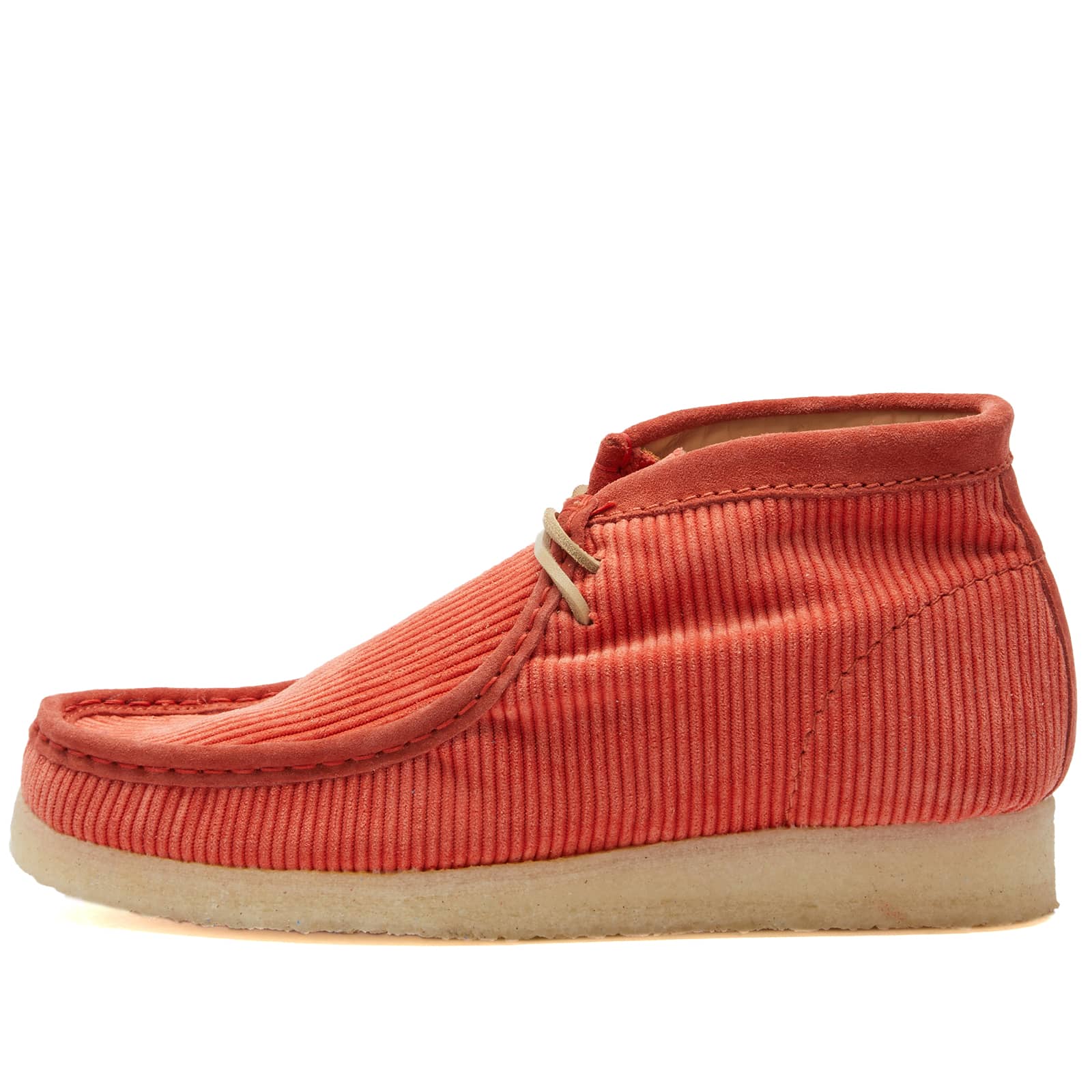 حذاء Mayde Wallabee من Clarks Originals باللون المرجاني