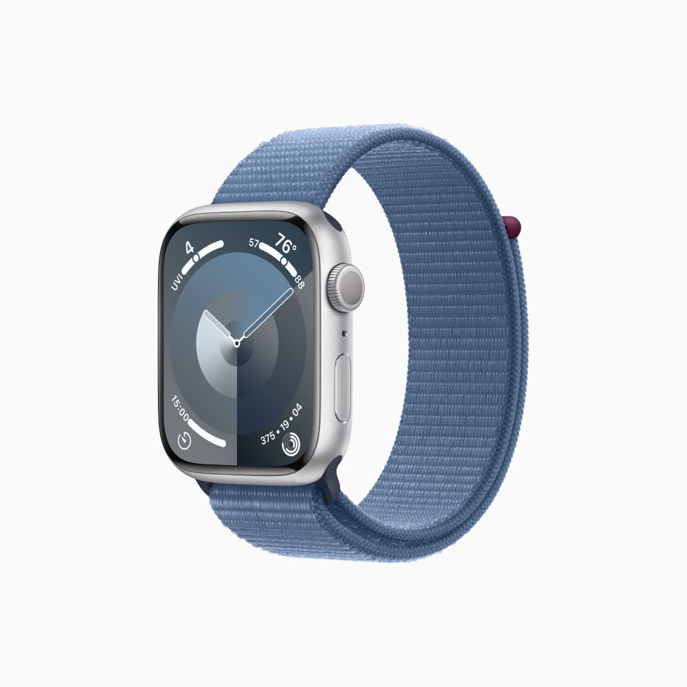 ساعة Apple Watch Series 9 (GPS)، مقاس 45 مم، هيكل من الألومنيوم باللون الفضي/حزام رياضي باللون الأزرق الشتوي - مقاس واحد