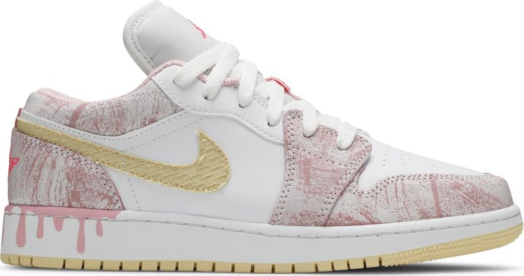 حذاء Air Jordan 1 Low GS Strawberry Ice Cream باللون الوردي