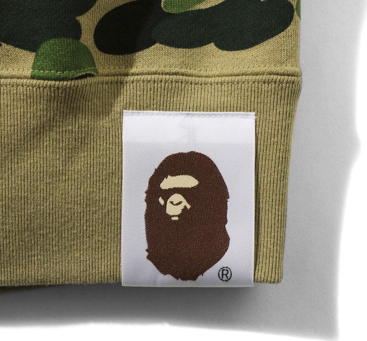 هودي بسحاب كامل من BAPE Giant ABC Camo باللون الأخضر