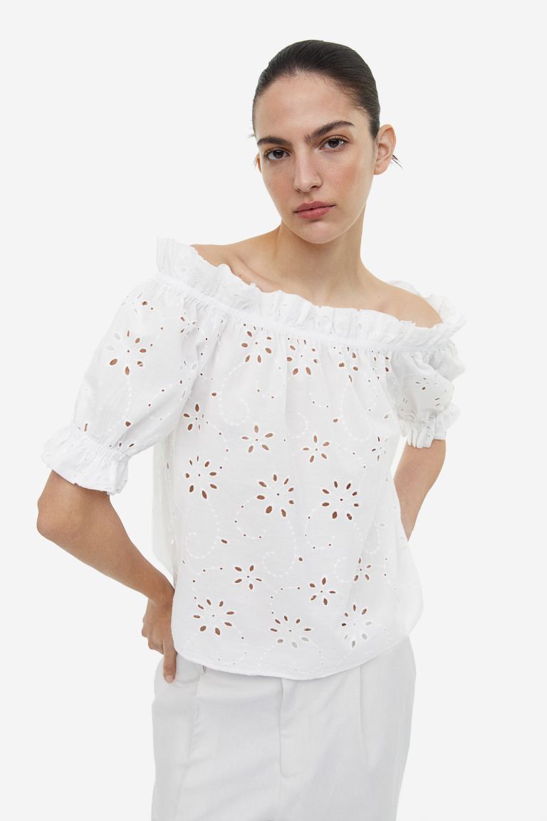 Off-the-shoulder blouse with eyelet embroidery H&M, white