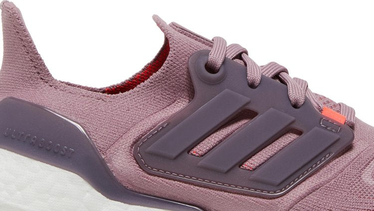 حذاء رياضي Adidas UltraBoost 22 Big Kid 'Magic Mauve' باللون الوردي