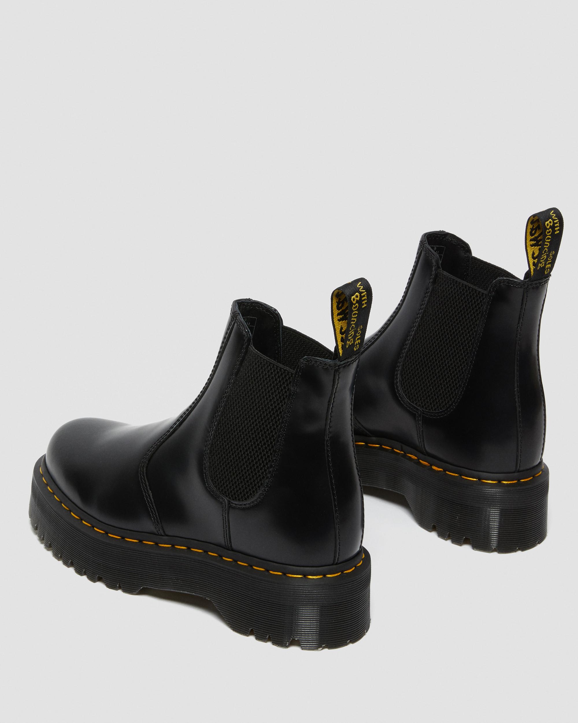 حذاء تشيلسي 2976 مصنوع من الجلد الناعم مع منصة من Dr. Martens