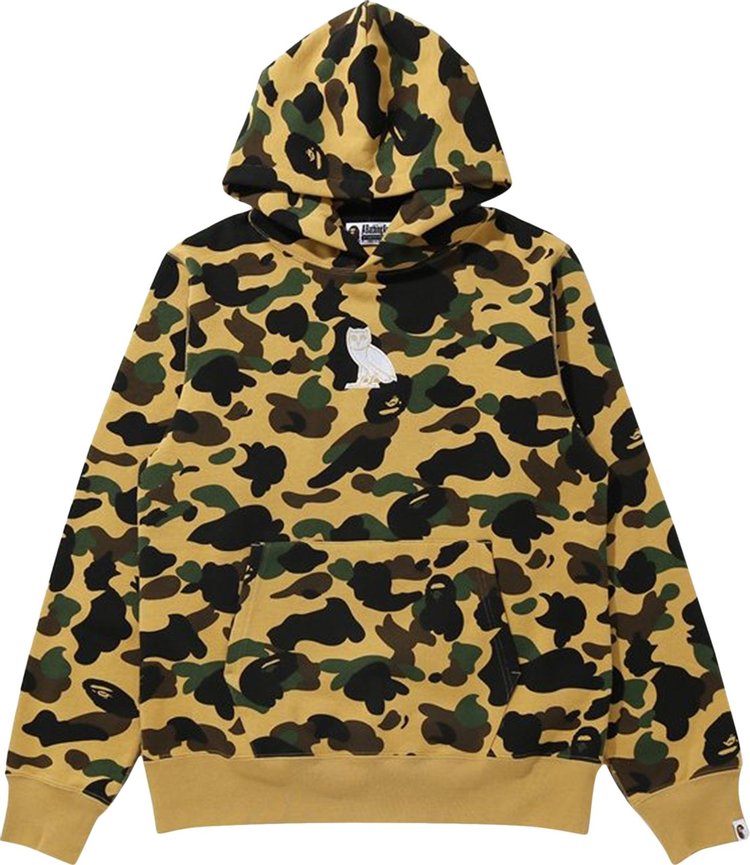 هودي بطبعة مموهة من BAPE x OVO 1st باللون الأصفر، أصفر