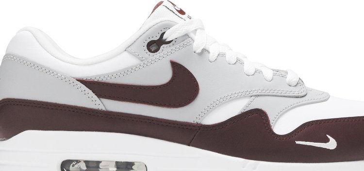 حذاء Nike Air Max 1 Premium 'Mystic Dates' باللون الأحمر