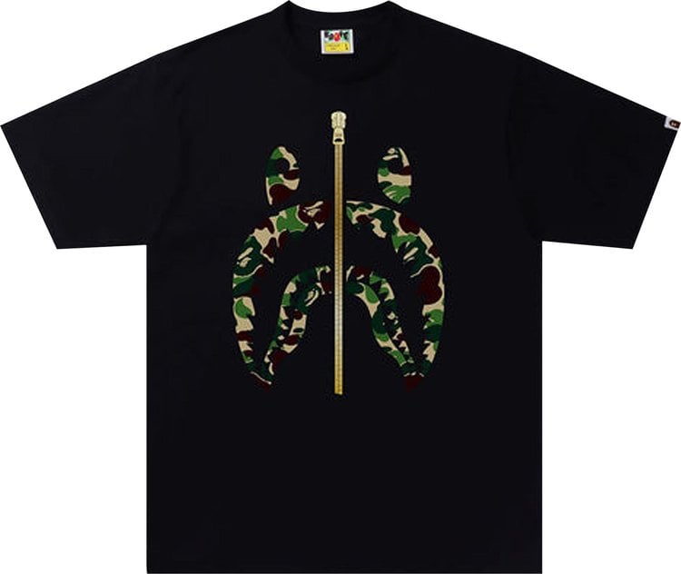 تي شيرت BAPE ABC Camo Shark باللون الأسود/الأخضر، باللون الأسود