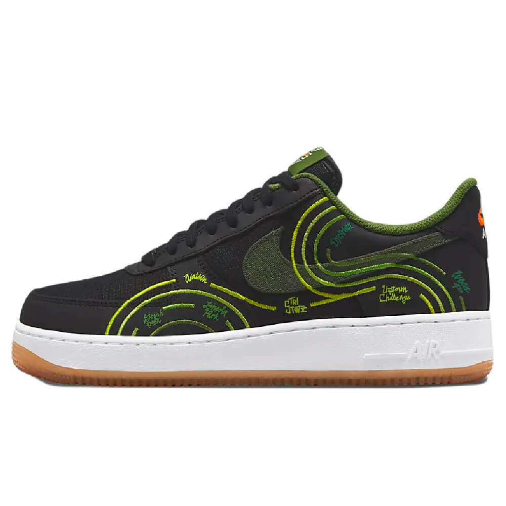 حذاء رياضي Nike Air Force 1 07 LV8، أسود/أبيض