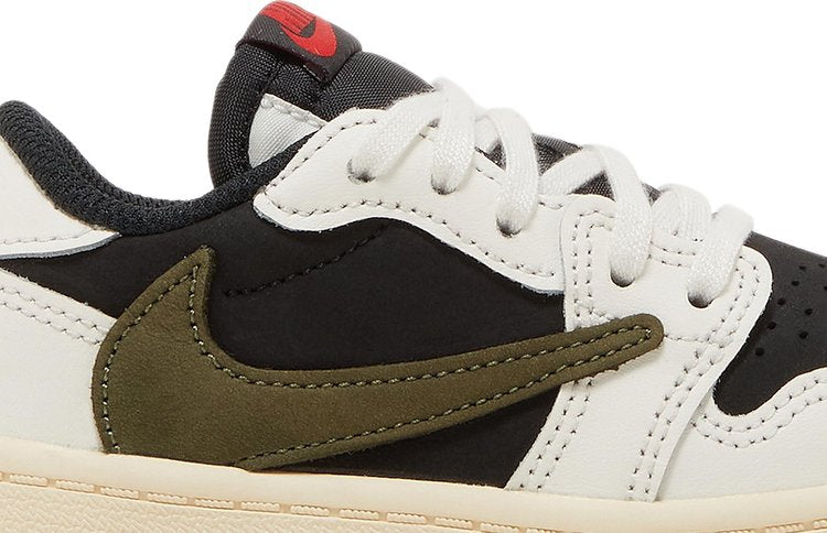 حذاء رياضي Travis Scott x Air Jordan 1 Low OG TD Olive باللون الأخضر