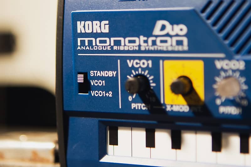 مُركِّب شريط تناظري Korg Monotron Duo