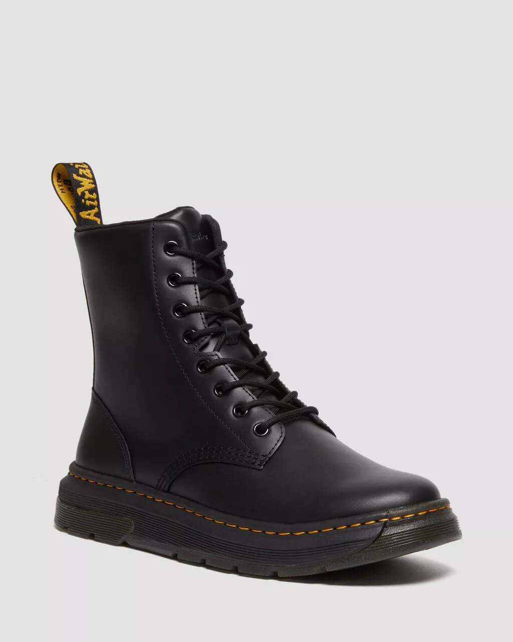 حذاء Dr. Martens Crewson Classic Leather Everyday باللون الأسود