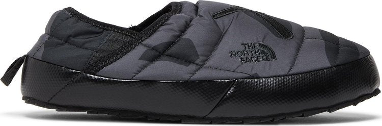 حذاء رياضي KAWS x ThermoBall Traction Mule VP Black Camo، أسود