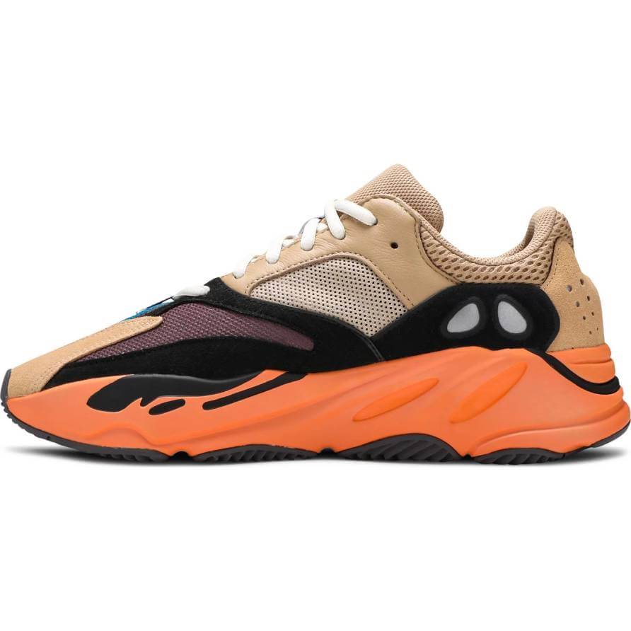 Yeezy Boost 700 Enflame Amber, sand