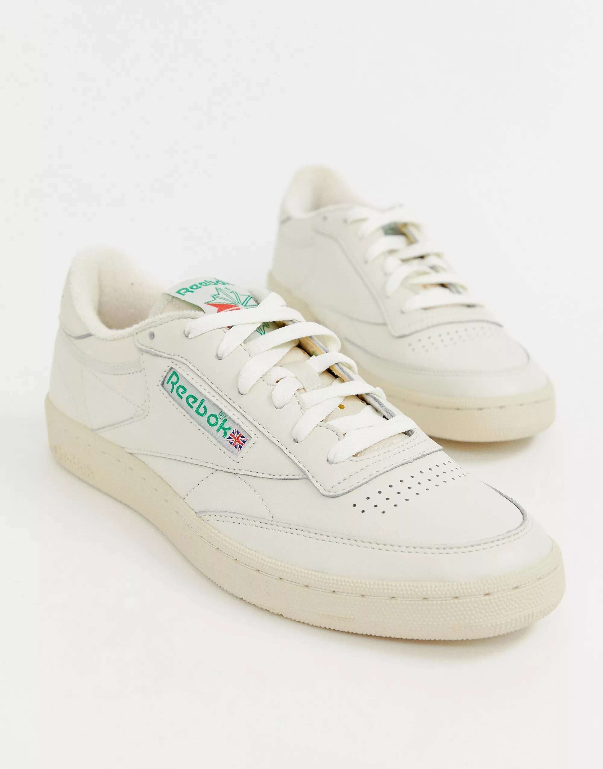 حذاء رياضي Reebok Club C باللون الكريمي