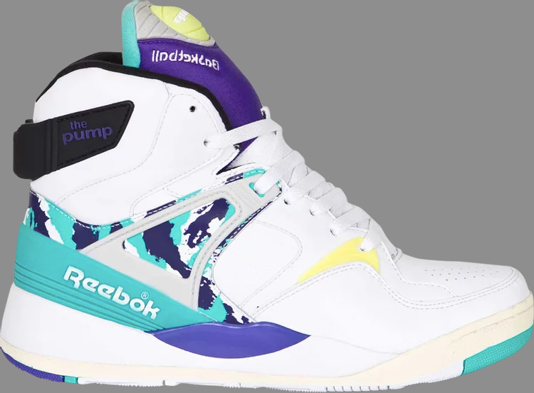 حذاء رياضي Invincible x the pump معتمد من Reebok بمناسبة الذكرى السنوية الخامسة والعشرين، باللون الأبيض