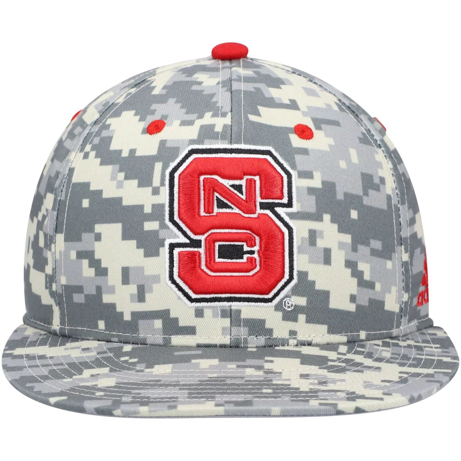 قبعة بيسبول adidas Camo NC State Wolfpack للرجال باللون الرمادي