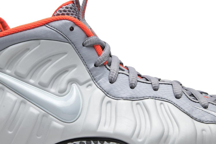 حذاء رياضي Nike Air Foamposite Pro Premium 'Pure Platinum' باللون الرمادي